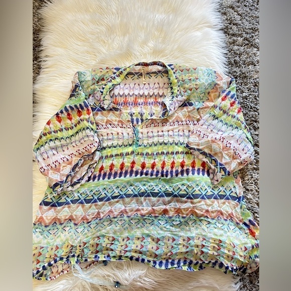 Multicolor Patterned Top - Picture 1 of 3